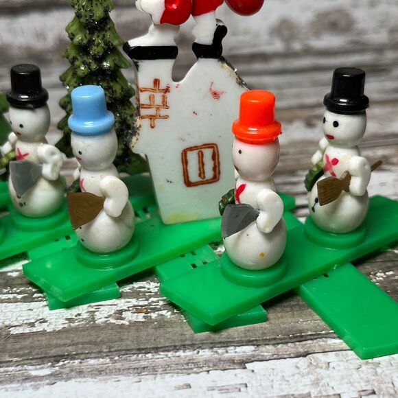 Vintage Christmas Plastic Ornament Snowman Scene Scissor Expansion - Picture 7 of 12